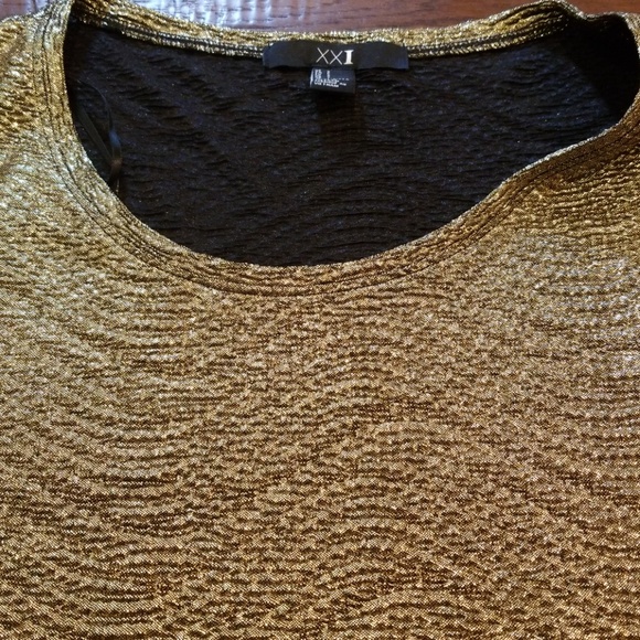 Gold top - Picture 2 of 4